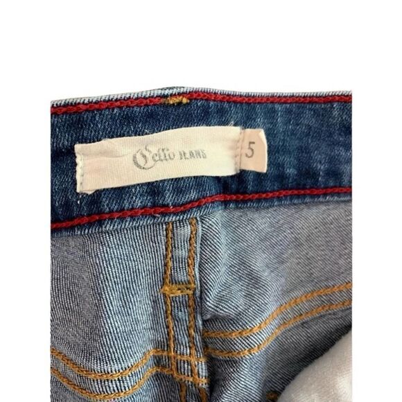 Cello Women’s Junior Medium Wash Skinny Distressed Straight Leg Jean Size 5 - Picture 4 of 7